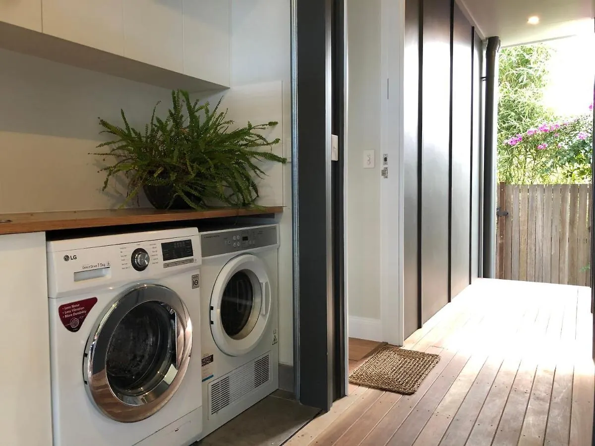 Private 1Bed Guesthouse - Pet Friendly - 180M To River Maroochydore Gæstehus