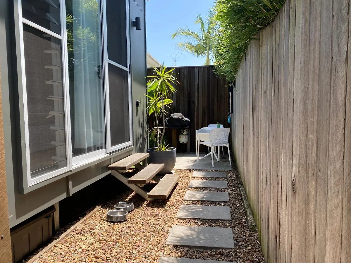 Gæstehus Private 1Bed Guesthouse - Pet Friendly - 180M To River Maroochydore